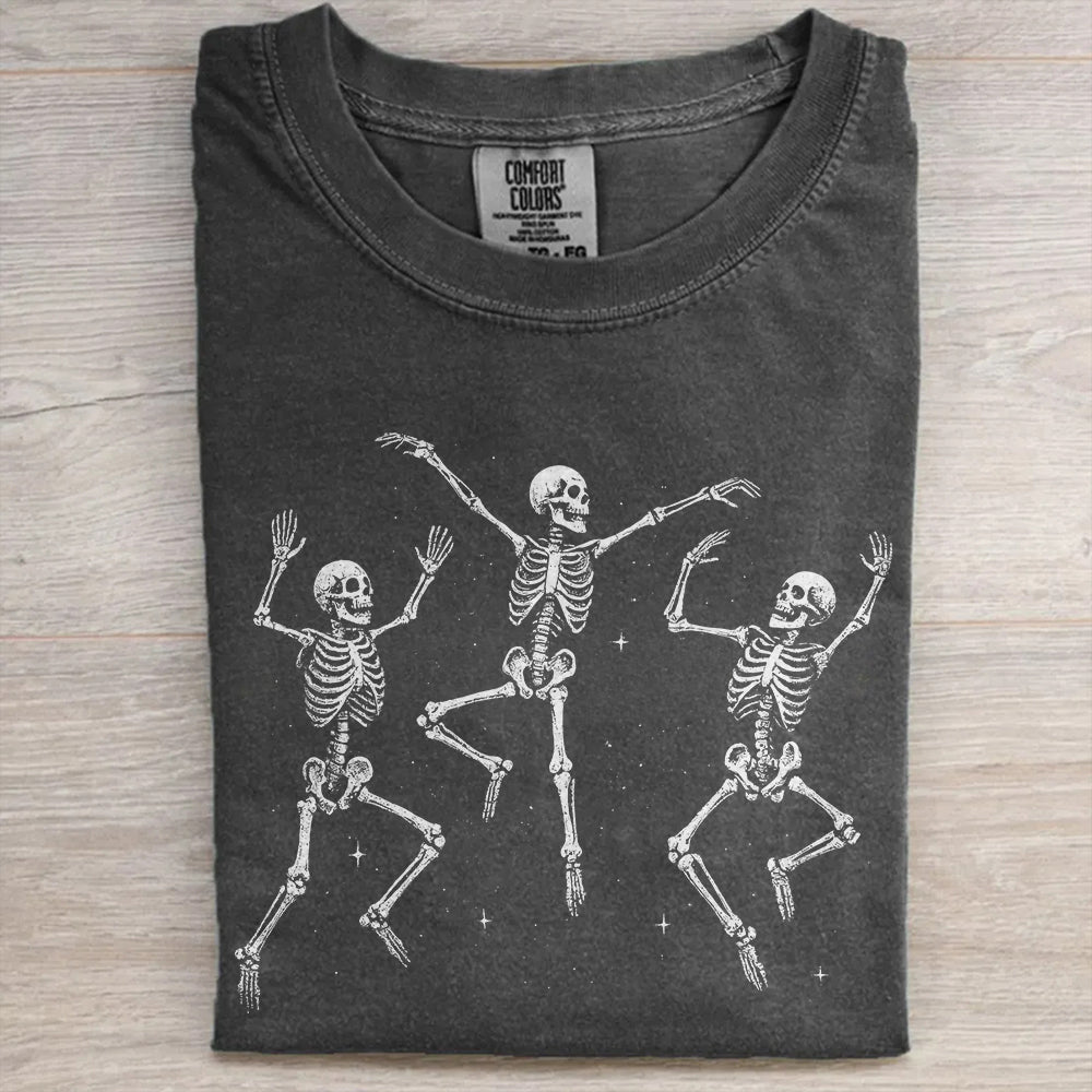 Spooky Dancing Skeleton  – Retro Halloween Graphic T-Shirt