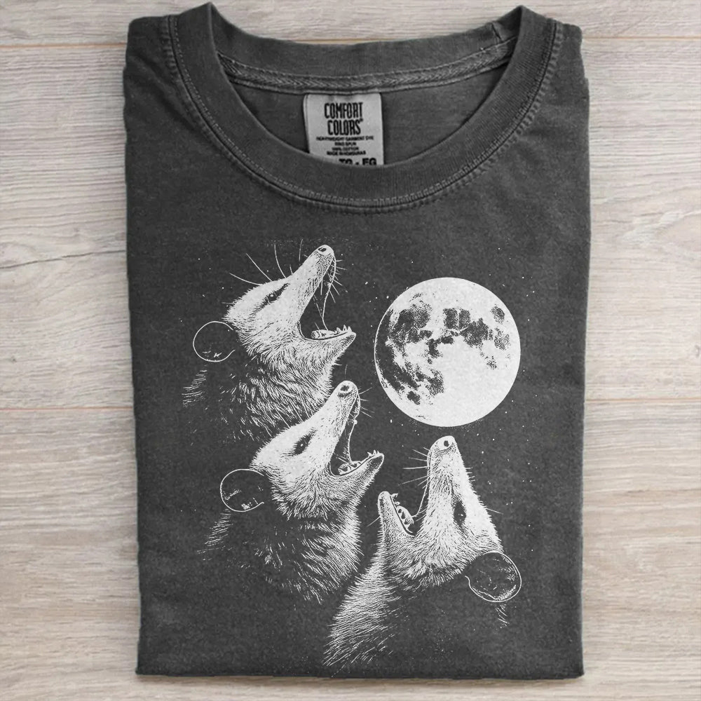 Vintage Style Howling Possum Tee – Silly Possum Lovers Retro Shirt