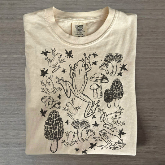 Vintage Frogs and Mushrooms Graphic Tee – Nature Core Shirt