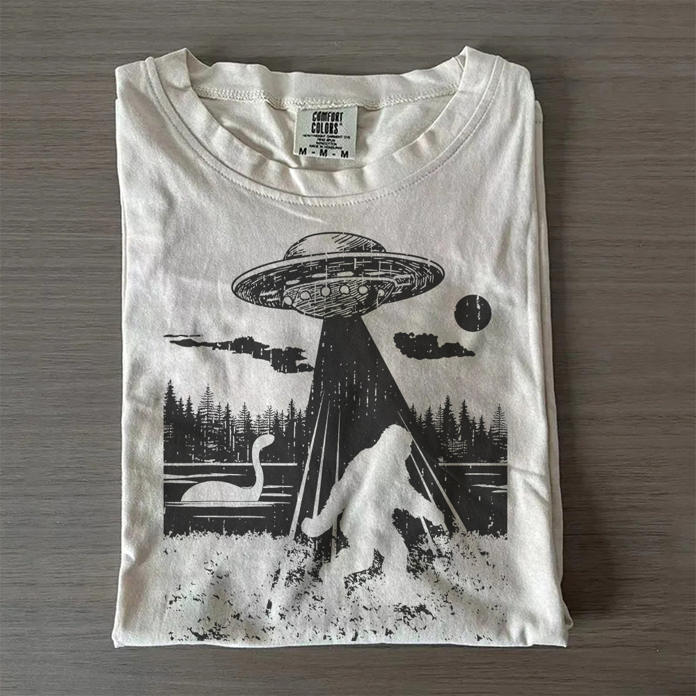 Funny Bigfoot Yeti UFO T-Shirt