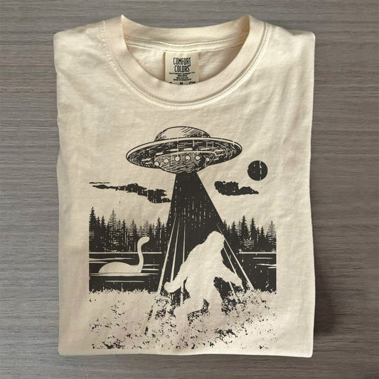 Funny Bigfoot Yeti UFO T-Shirt