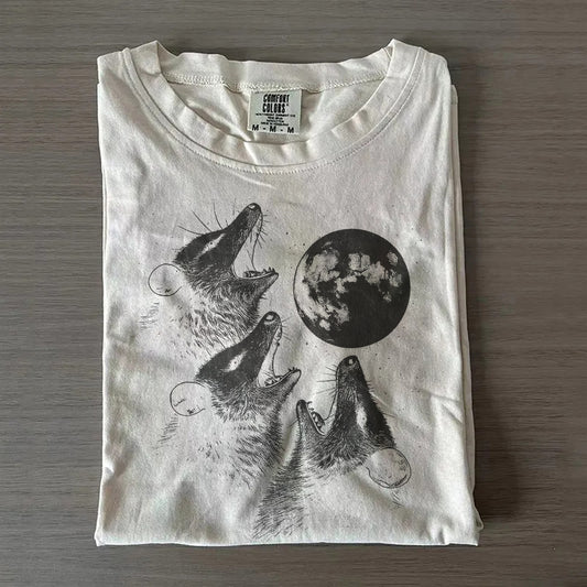 Vintage Style Howling Possum Tee – Silly Possum Lovers Retro Shirt