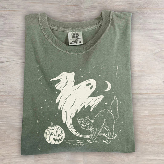 Retro Pumpkin & Bats Spooky Season Tee- Vintage Halloween T-Shirt