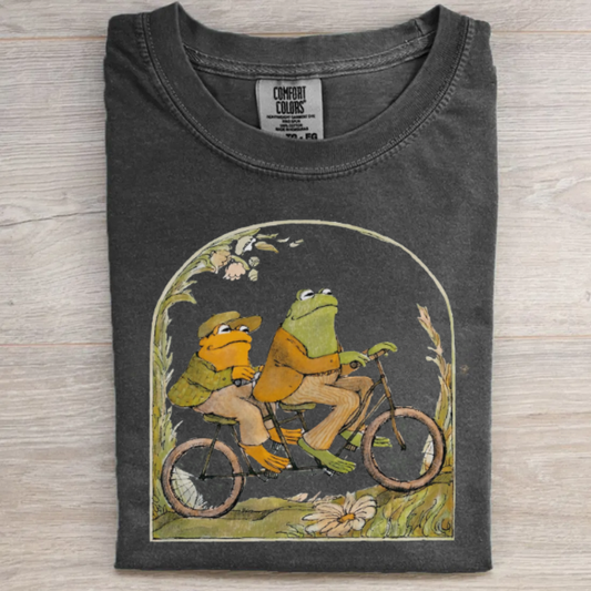 Frog and Toad Tee – 90s Retro Graphic Nature Shirt