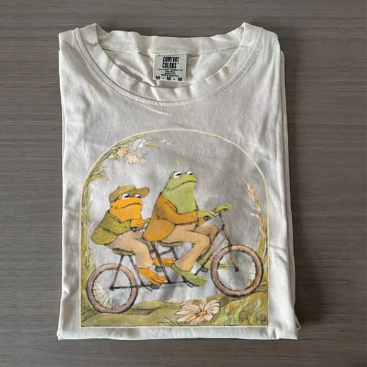 Frog and Toad Tee – 90s Retro Graphic Nature Shirt