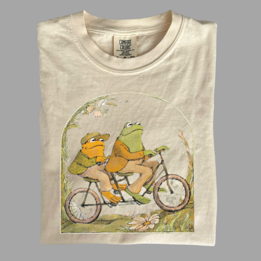 Frog and Toad Tee – 90s Retro Graphic Nature Shirt