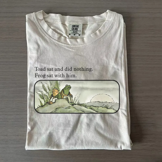 Frog and Toad Vintage Book Lover T-shirt