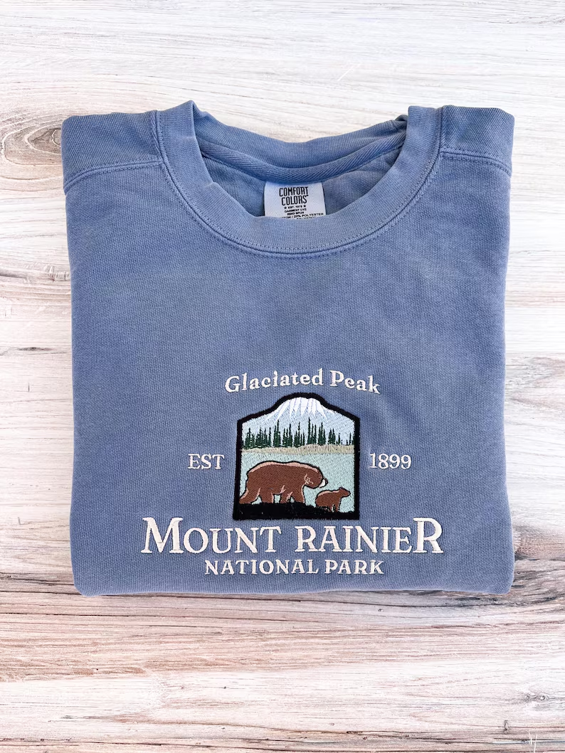 Mount Rainier Hiking Sweatshirt – Outdoors Adventure- Premium Comfort Sweater