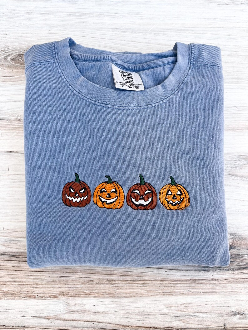 Halloween Pumpkin Embroidered Sweatshirt – Premium Comfort Sweatshirt