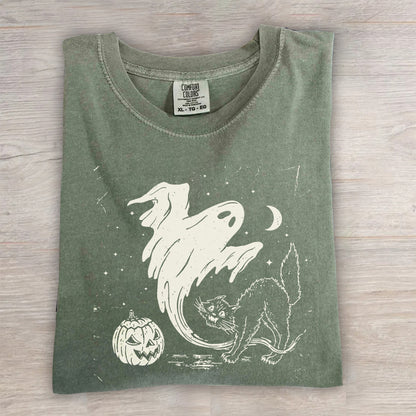 Retro Pumpkin & Bats Spooky Season Tee- Vintage Halloween T-Shirt