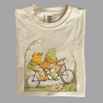 Frog and Toad Tee – 90s Retro Graphic Nature Shirt