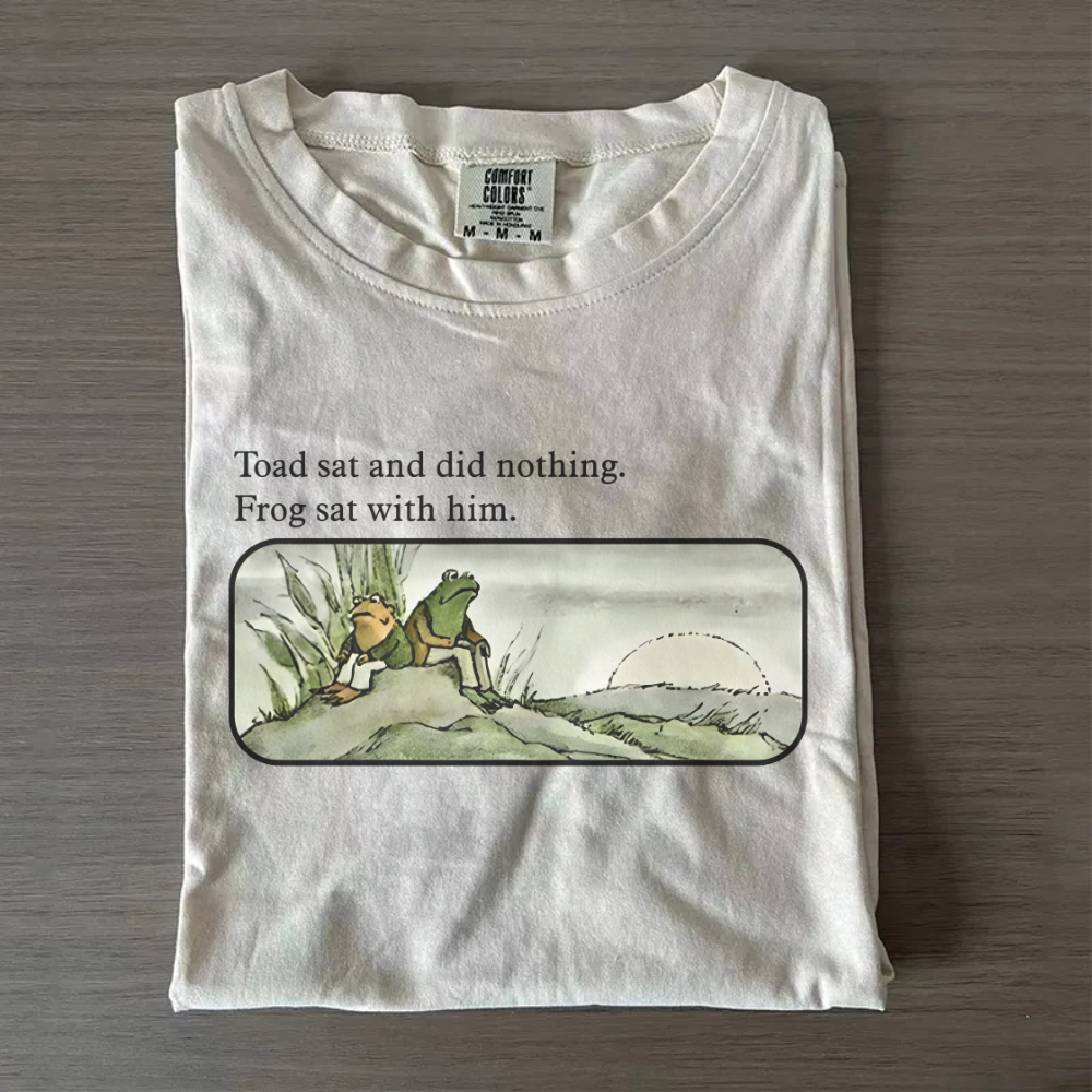Frog and Toad Vintage Book Lover T-shirt